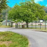Au Bout Du Chemin - Vue Chateau *